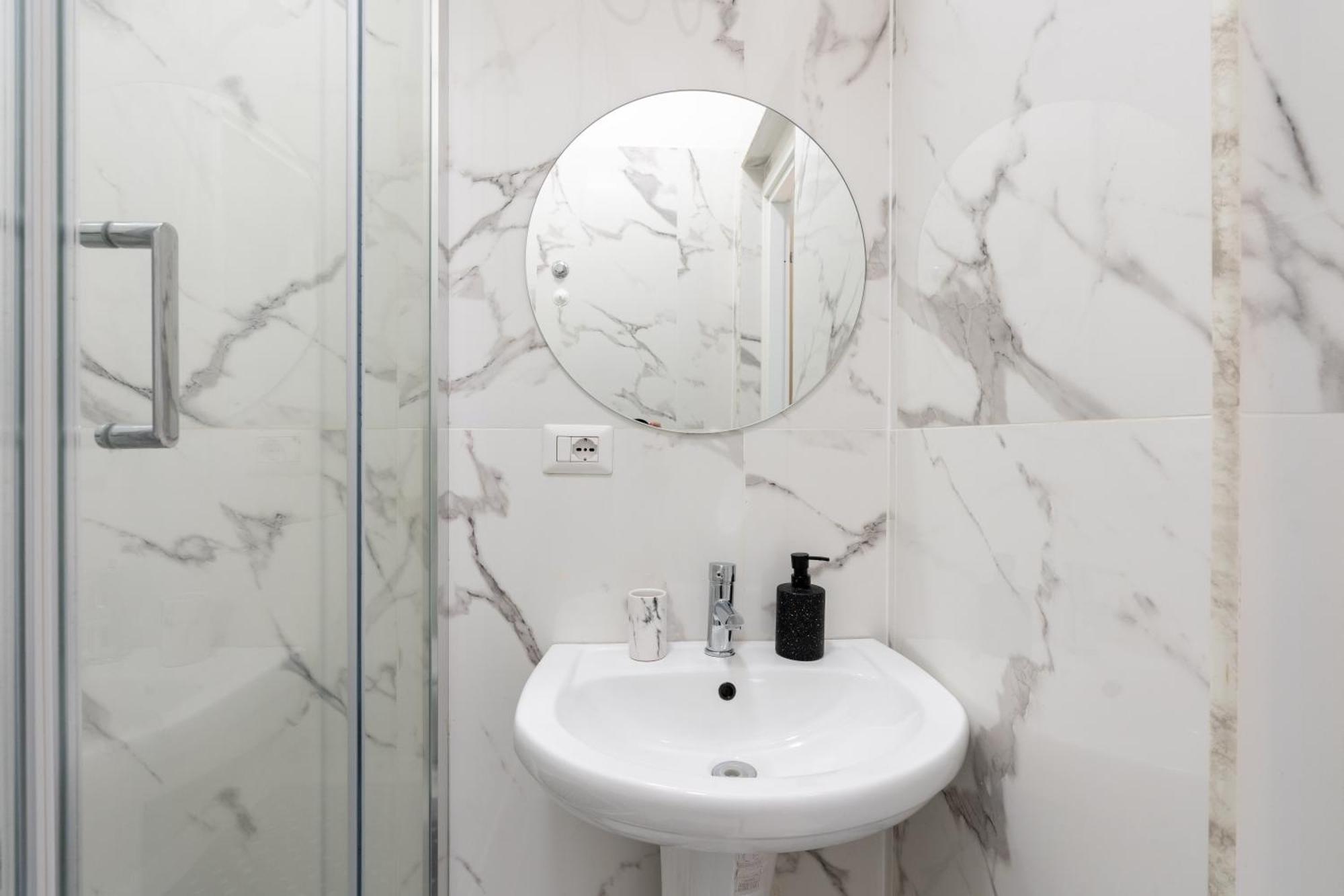 Amazing Apartment Near To Colosseo And Subway Róma Kültér fotó