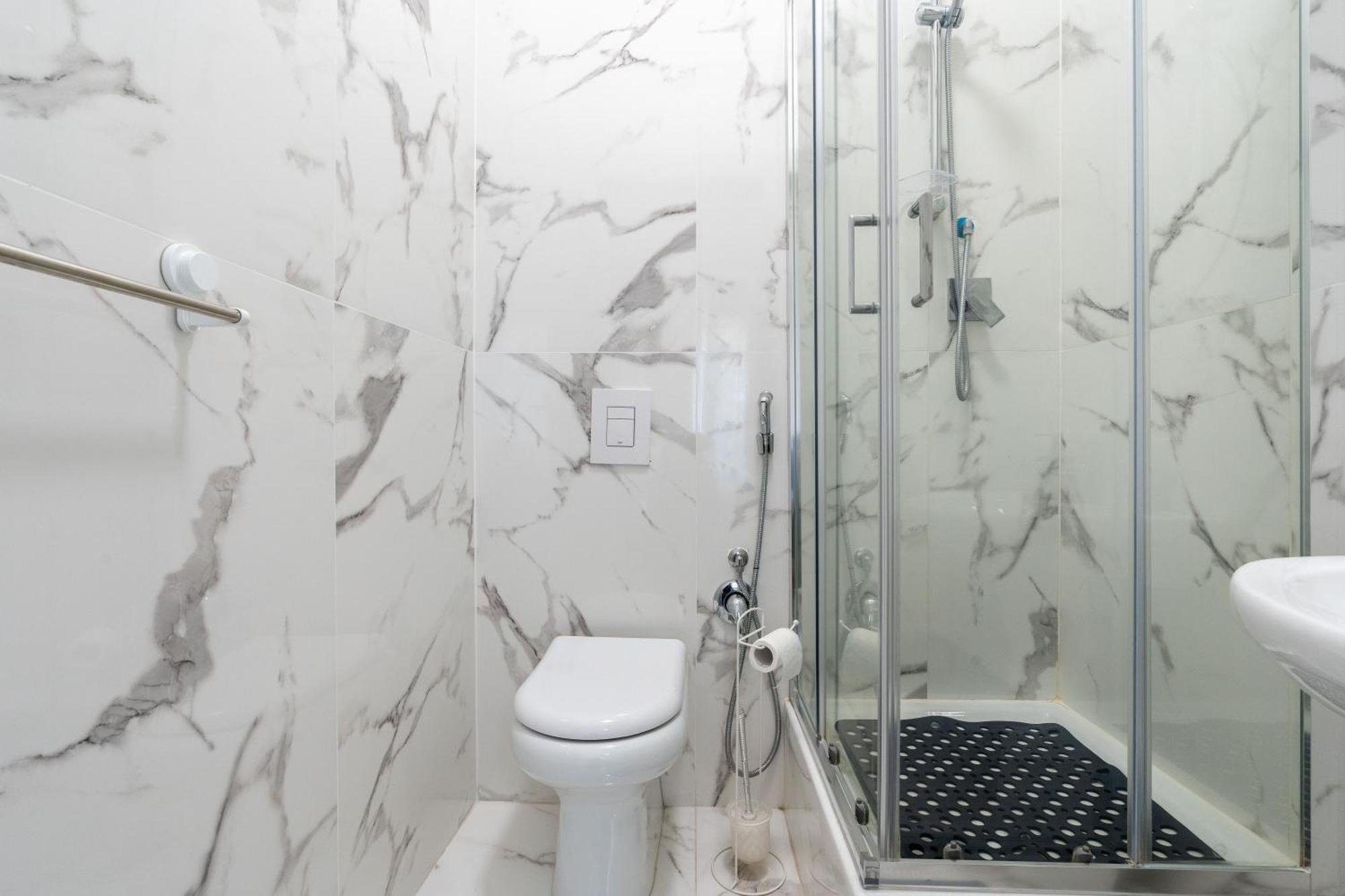 Amazing Apartment Near To Colosseo And Subway Róma Kültér fotó