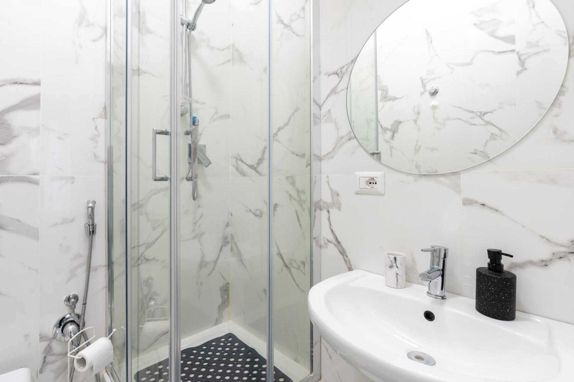 Amazing Apartment Near To Colosseo And Subway Róma Kültér fotó