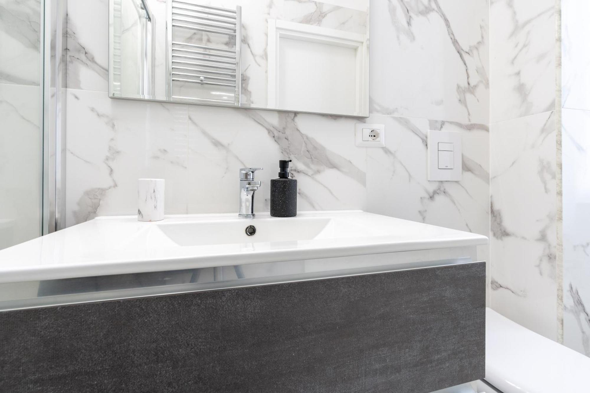 Amazing Apartment Near To Colosseo And Subway Róma Kültér fotó